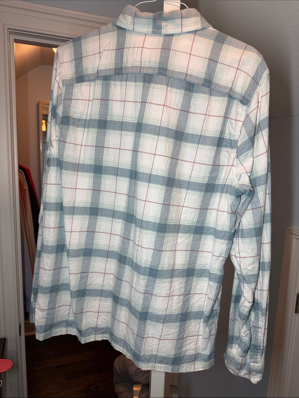Hollister Men's Blue and White Plaid Button-Down Shirt - Picture 2 of 3